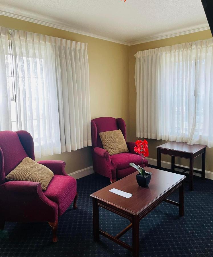 Senate Suites Extended Stay Hotel Topeka Exteriér fotografie