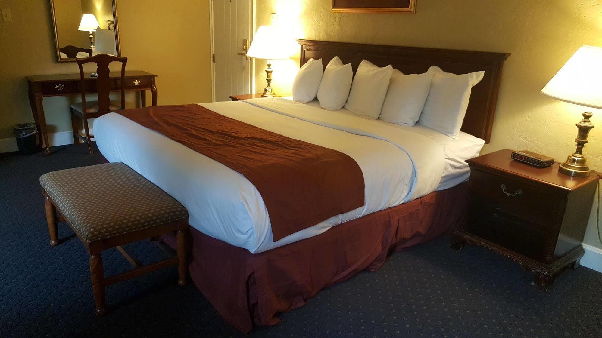 Senate Suites Extended Stay Hotel Topeka Exteriér fotografie