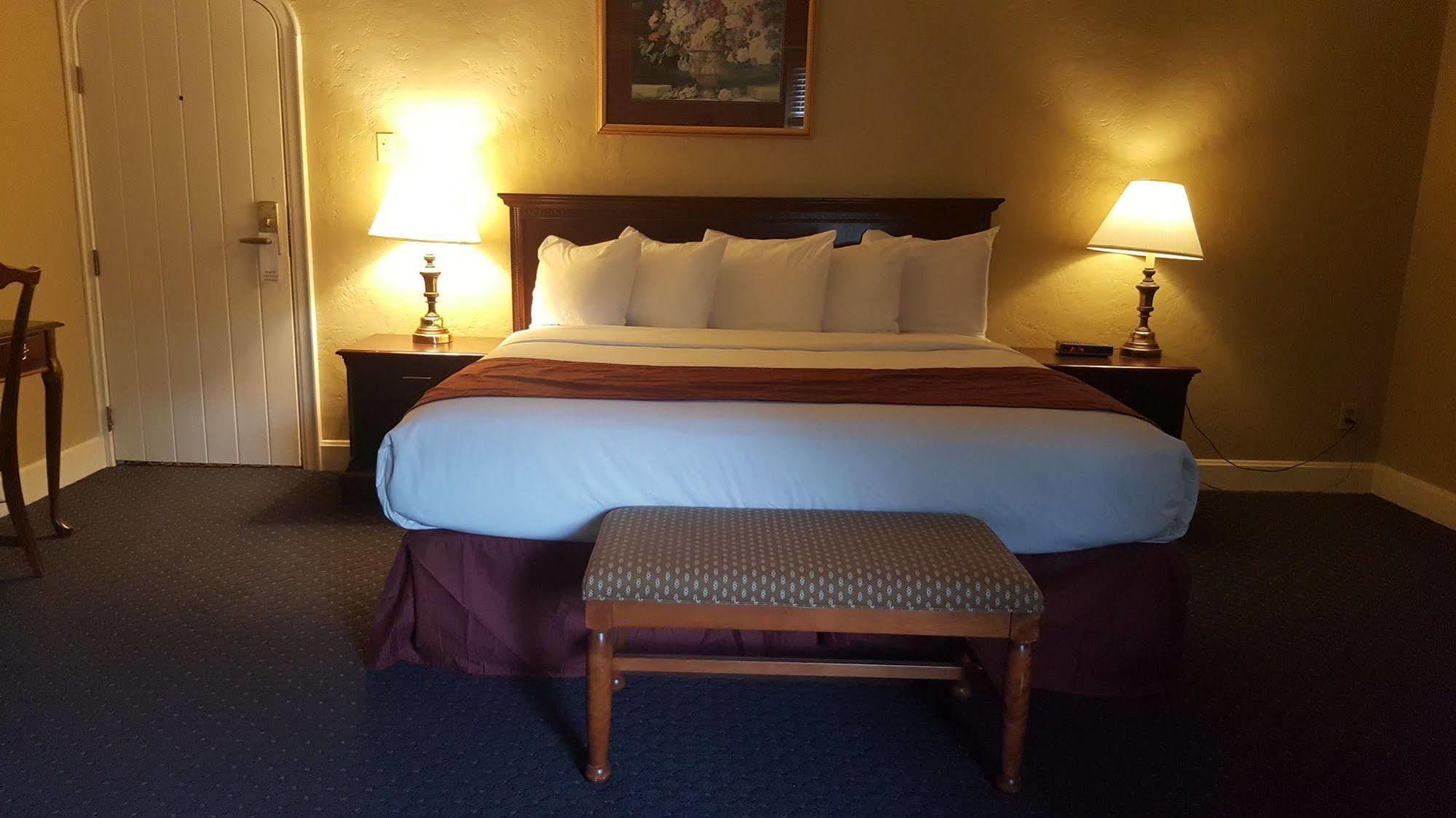 Senate Suites Extended Stay Hotel Topeka Exteriér fotografie