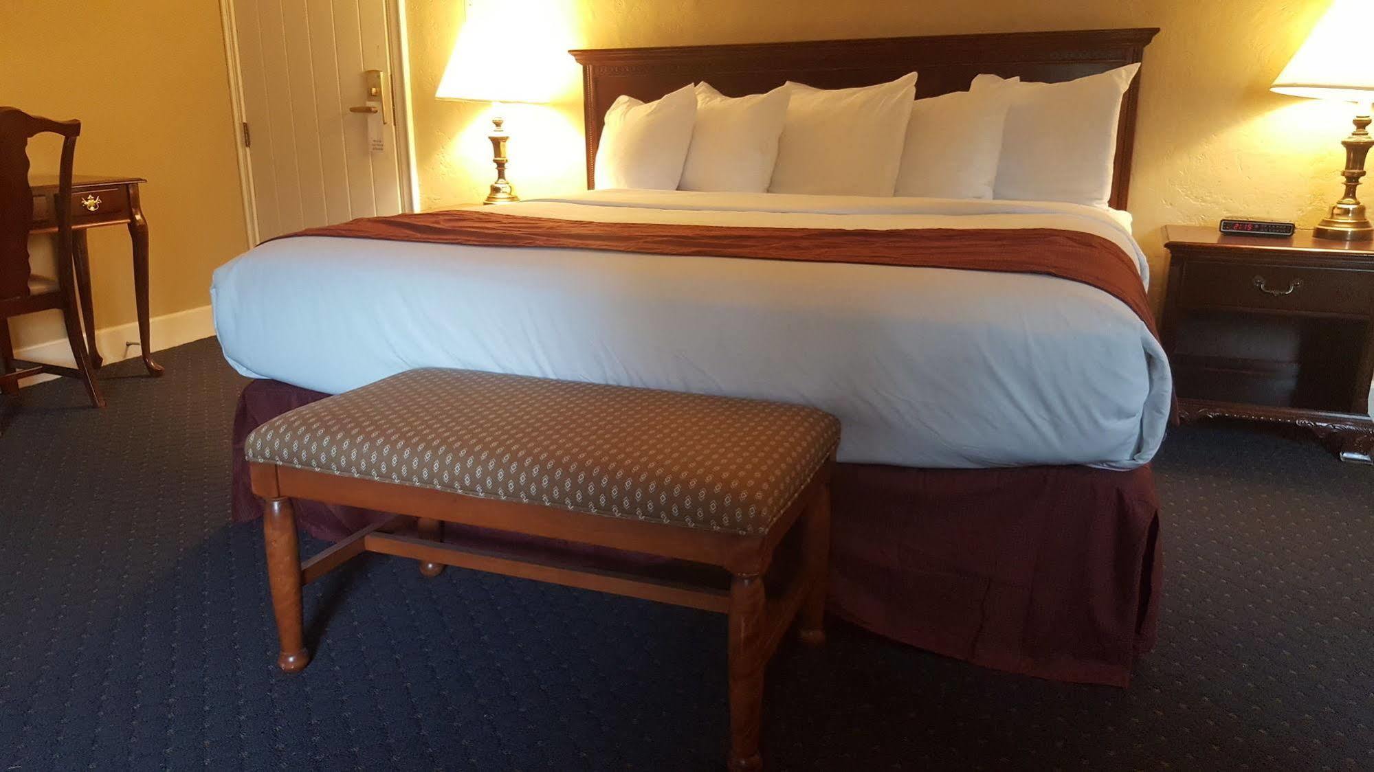 Senate Suites Extended Stay Hotel Topeka Exteriér fotografie